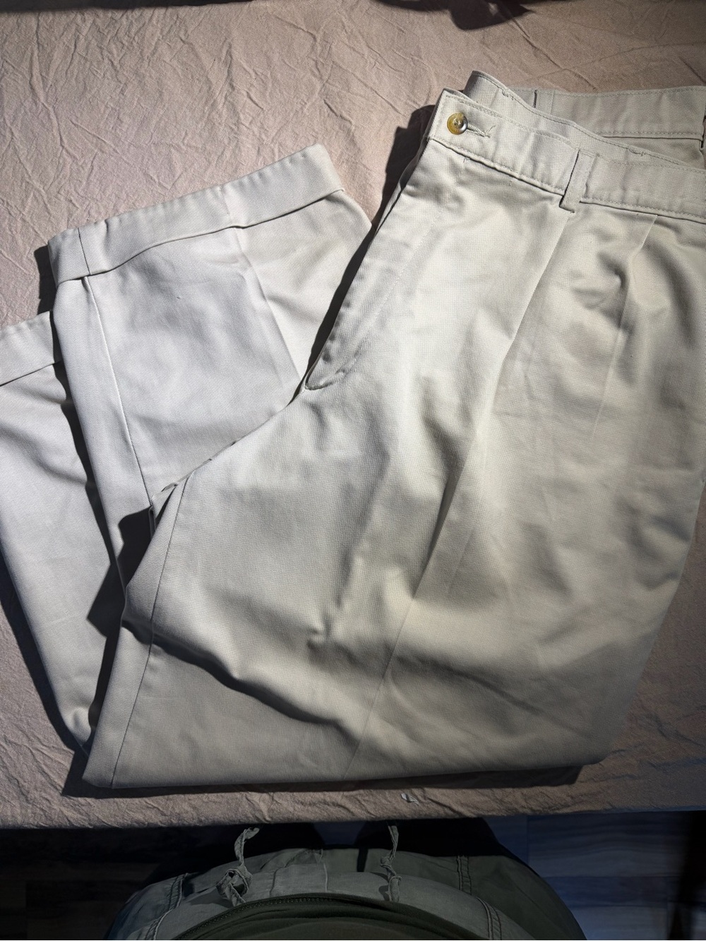 Trader Bay Men's Tailored Cream Pleat Front Dress Pants W-38 IS-32